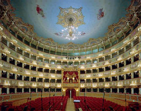 David Leventi photography opera house David Leventi photography opera house