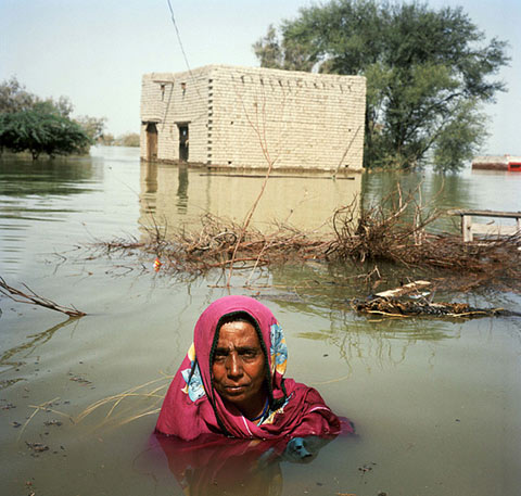 flood victims Gideon-Mendel photography