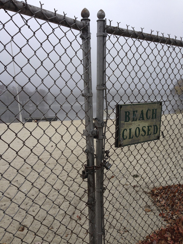 ©Ellen Denuto_2_Beach Closed