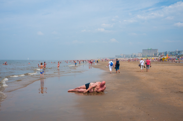 Moments of Detachment and Solitude Captured by Street Photographer Caspar Claasen