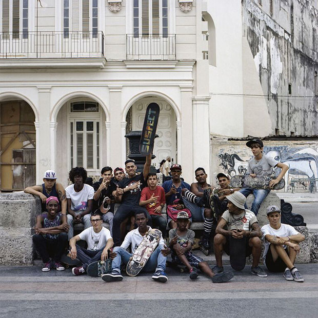 Skaters group from Paseo Prado posing for a picture.