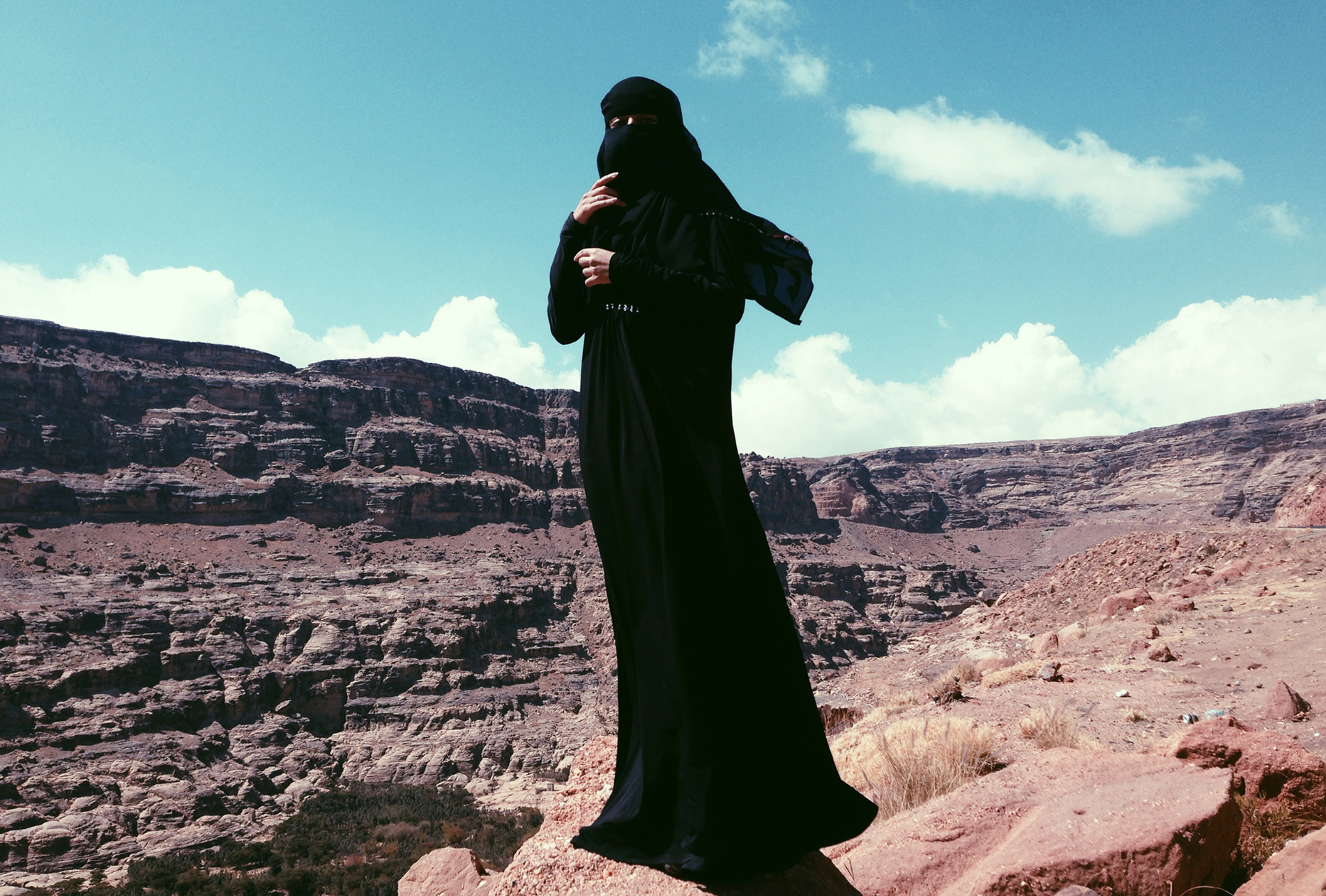 Revealing the Power and Beauty of Yemeni Women - Feature Shoot