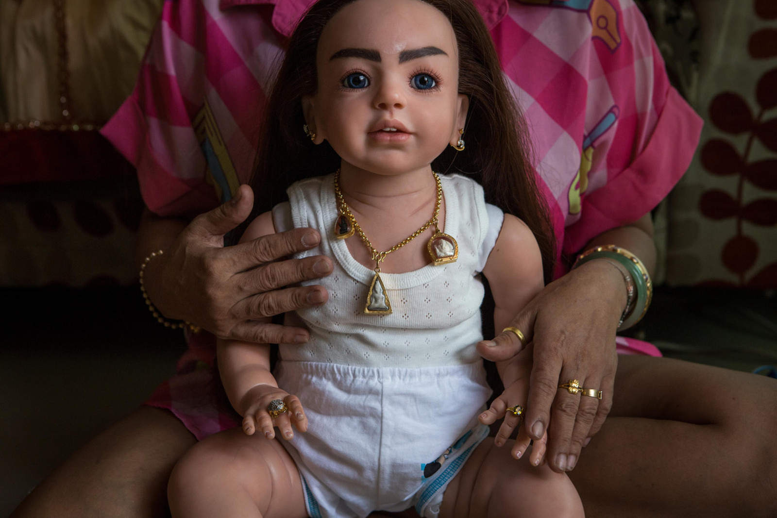 where to buy luk thep dolls